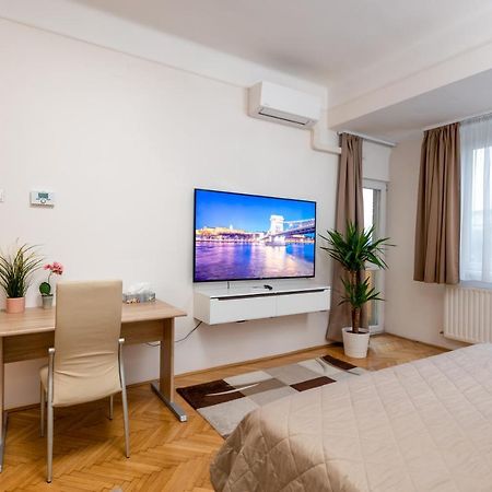 Budapest Deluxe Apartman With Free Parking Place Exteriör bild