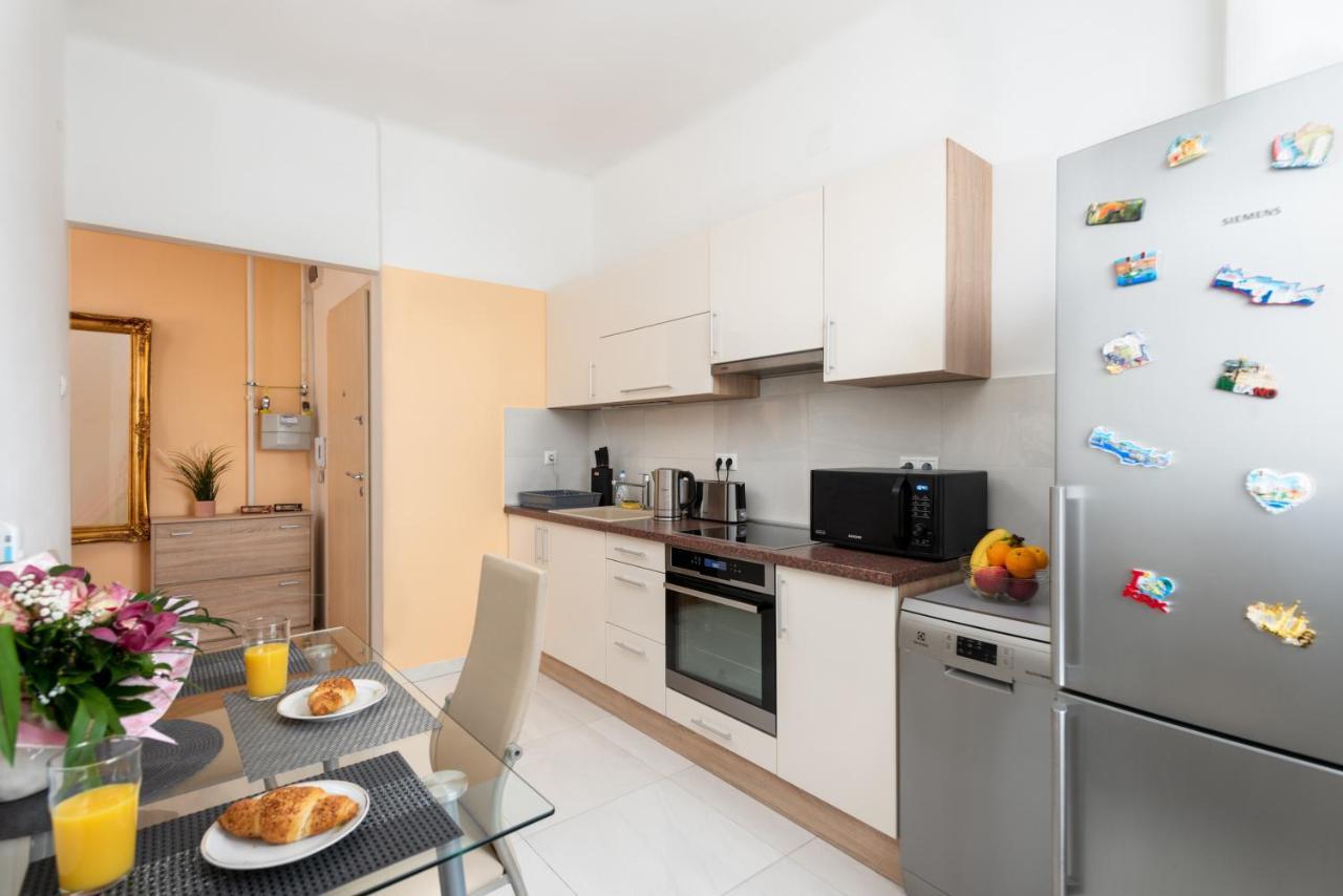 Budapest Deluxe Apartman With Free Parking Place Exteriör bild